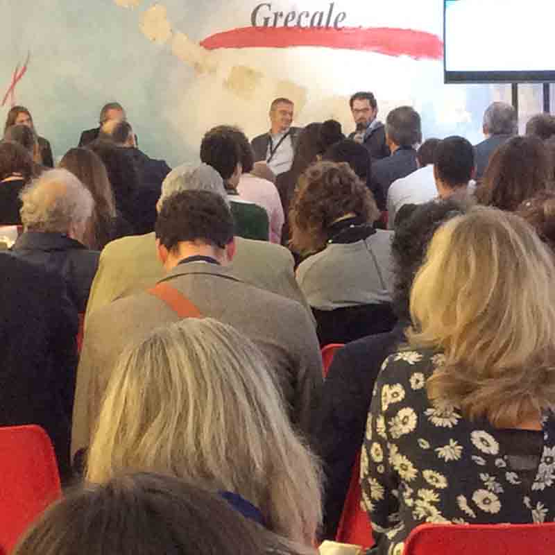Acquisti, gli italiani riducono gli sprechi e scelgono il riciclo Acquisti, gli italiani riducono gli sprechi e scelgono il riciclo