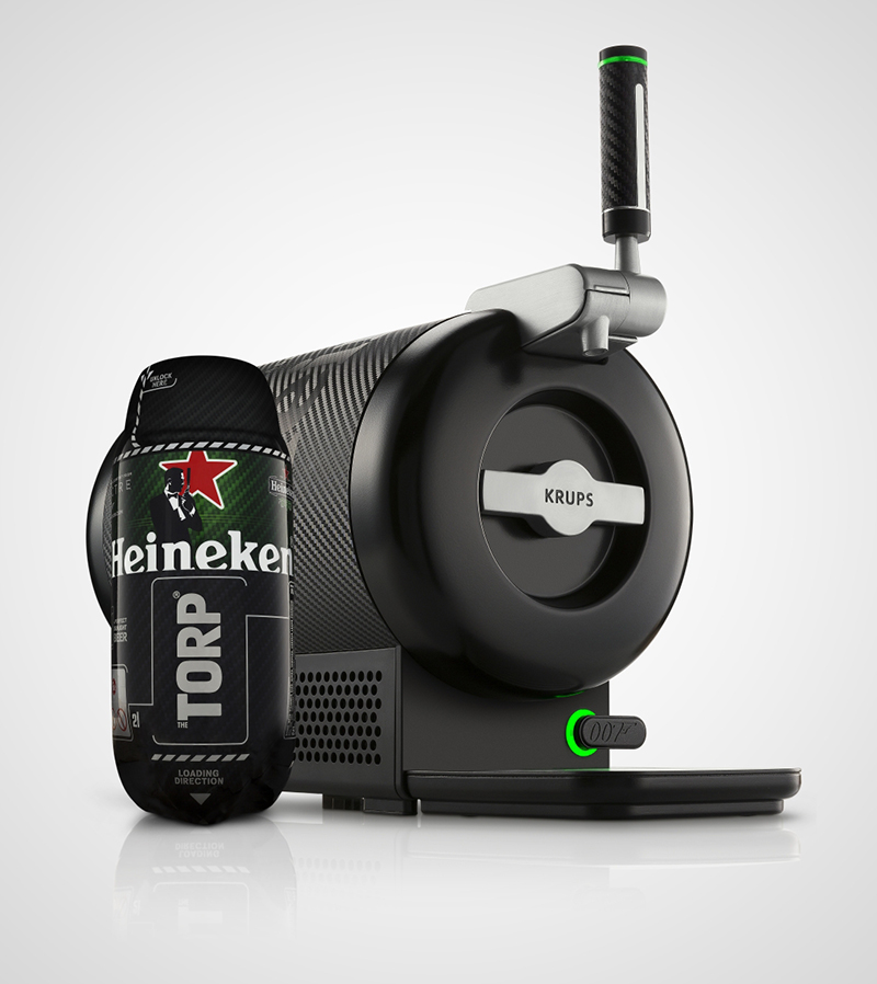 James Bond beve Heineken: per “Spectre” un selfie dallo spazio