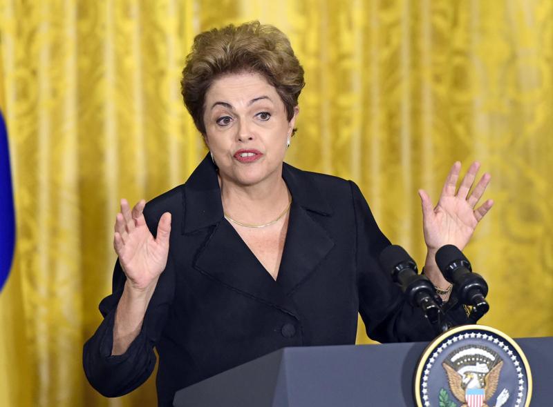 Brasile, Rousseff accusata di falsificare il bilancio Brasile, Rousseff accusata di falsificare il bilancio