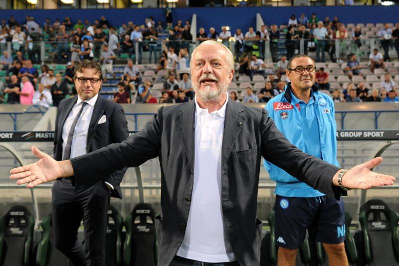 Napoli, De Laurentiis: “Sarri blindato 5 anni. Il Milan mi soffiò…” Napoli, De Laurentiis: “Sarri blindato 5 anni. Il Milan mi soffiò…”