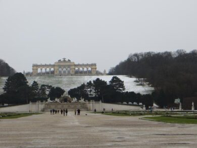 Mercatini di Natale, Vienna è pronta: ne ha 22. E c’è anche la stagione dei balli