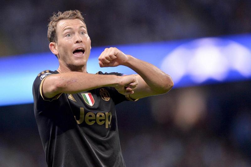 Juventus: ecco Lichtsteiner a Vinovo. Pogba e Morata… Juventus: ecco Lichtsteiner a Vinovo. Pogba e Morata…