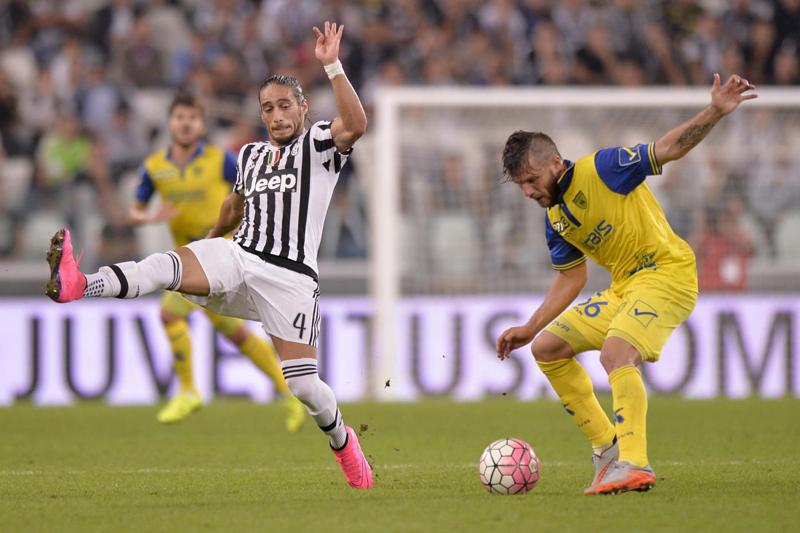 Cuadrado mette ko Caceres: Juventus e Allegri nei guai Cuadrado mette ko Caceres: Juventus e Allegri nei guai