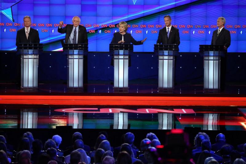 Usa 2016, Hillary Clinton batte tutti. Intanto Bill Clinton… Foto Usa 2016, Hillary Clinton batte tutti. Intanto Bill Clinton… Foto