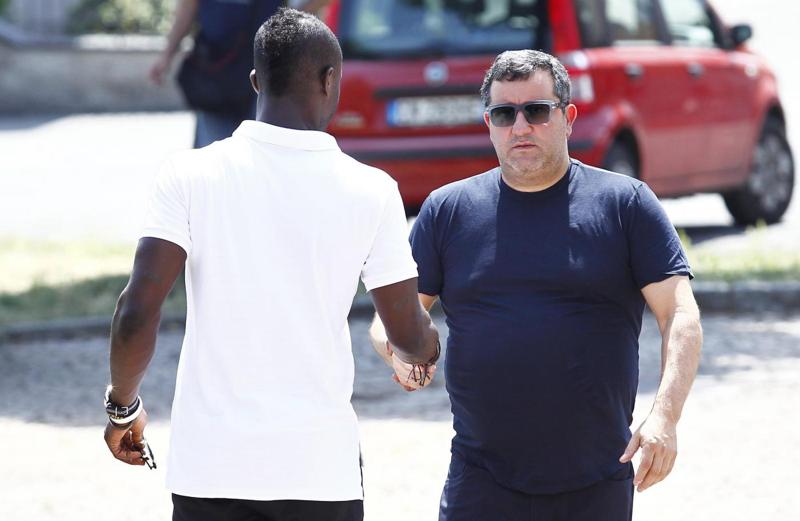 Balotelli lascia Milano, per lui una villa di cristallo a Varese Balotelli lascia Milano, per lui una villa di cristallo a Varese