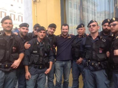 Salvini: servizio militare obbligatorio. Riportare onore e rispetto
