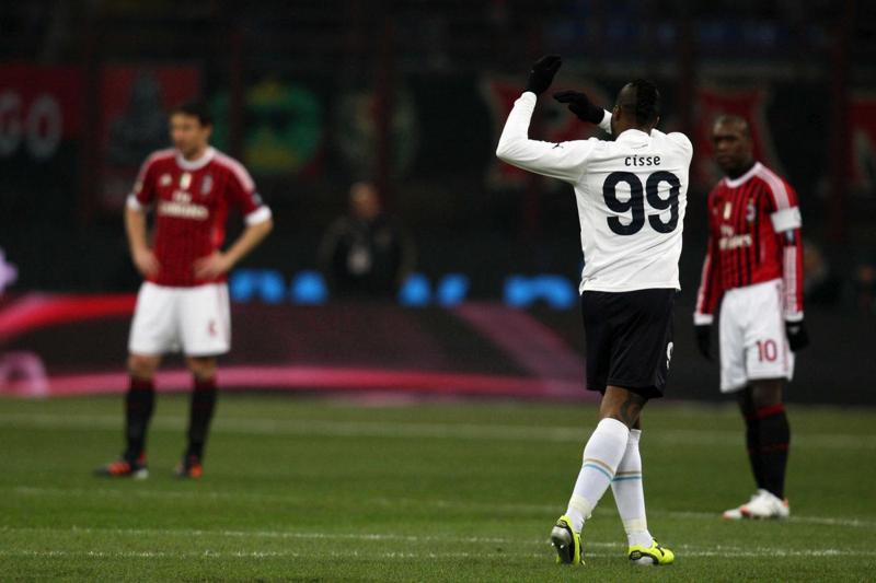 Djibril Cissè in lacrime dà l’addio al calcio Djibril Cissè in lacrime dà l’addio al calcio
