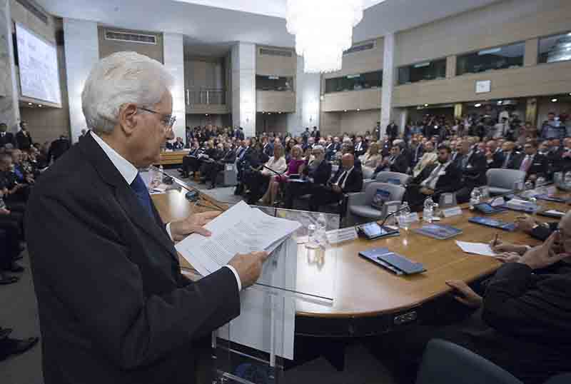 Mattarella, la querela sui boss e i media che tacciono Mattarella, la querela sui boss e i media che tacciono