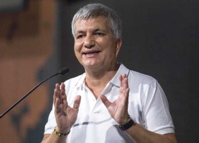 Gli amici di Sel “scaricano” Marino. Nichi Vendola: “La sua esperienza è fallita”