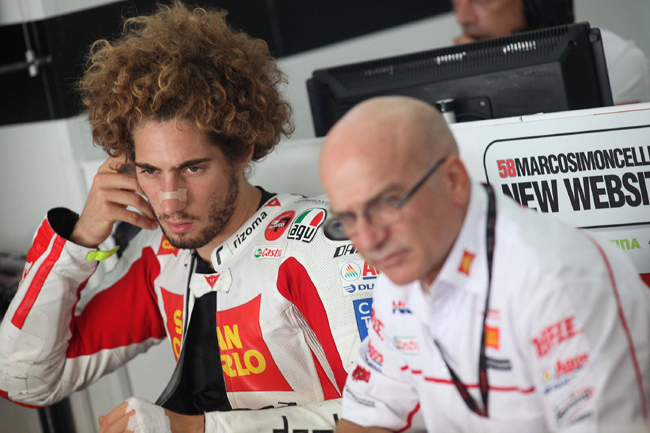 Simoncelli, 4 anni morì. Papà: “Lo vidi passare e 5” dopo era morto” Simoncelli, 4 anni morì. Papà: “Lo vidi passare e 5” dopo era morto”