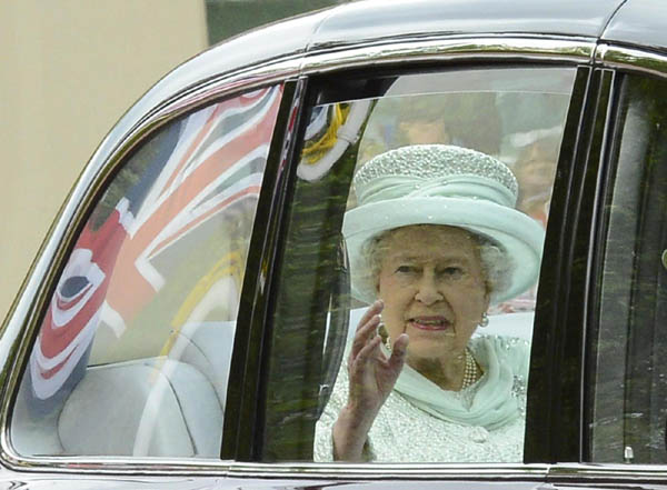 “Kate Middleton incinta, terzo figlio in arrivo”