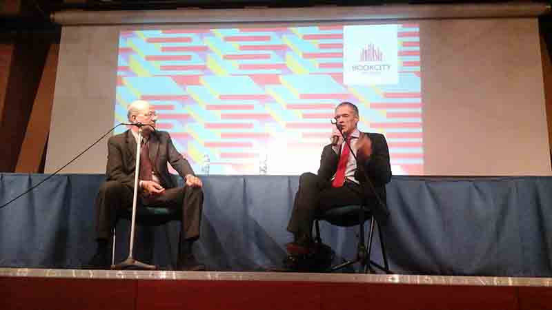 Auto blu, il bluff di Renzi. Parla Carlo Cottarelli Auto blu, il bluff di Renzi. Parla Carlo Cottarelli