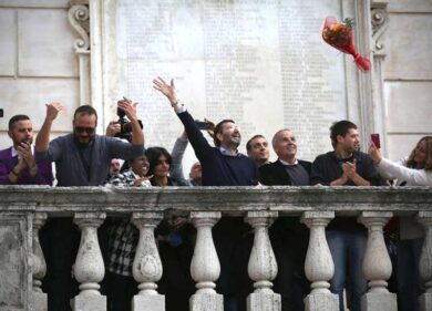 La piazza sta con Marino e Sel ci ripensa: “Pronti a dargli il via libera in aula”