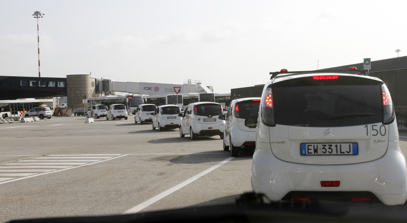 Le elettriche di PSA (Peugeot Citroen) invadono l’aeroporto di Malpensa Le elettriche di PSA (Peugeot Citroen) invadono l’aeroporto di Malpensa