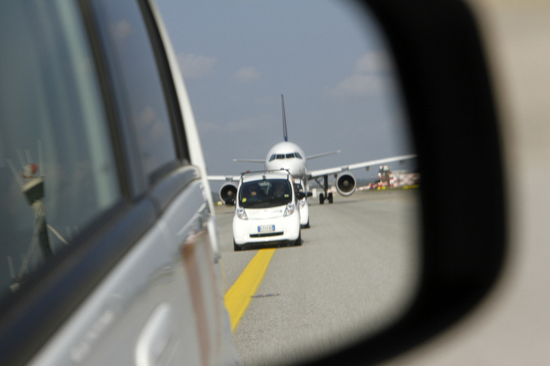 Le elettriche di PSA (Peugeot Citroen) invadono l’aeroporto di Malpensa Le elettriche di PSA (Peugeot Citroen) invadono l’aeroporto di Malpensa