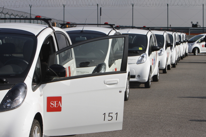 Le elettriche di PSA (Peugeot Citroen) invadono l’aeroporto di Malpensa Le elettriche di PSA (Peugeot Citroen) invadono l’aeroporto di Malpensa