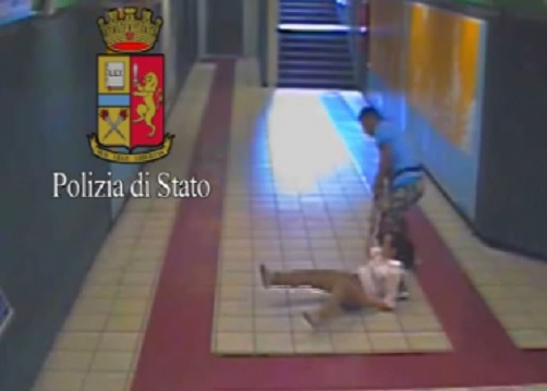Metropolitana: fermato violento rapinatore seriale di donne Metropolitana: fermato violento rapinatore seriale di donne