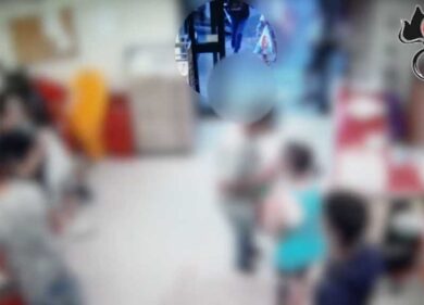 Napoli, così i due rapinatori uccisero Anatoliy. Il video choc