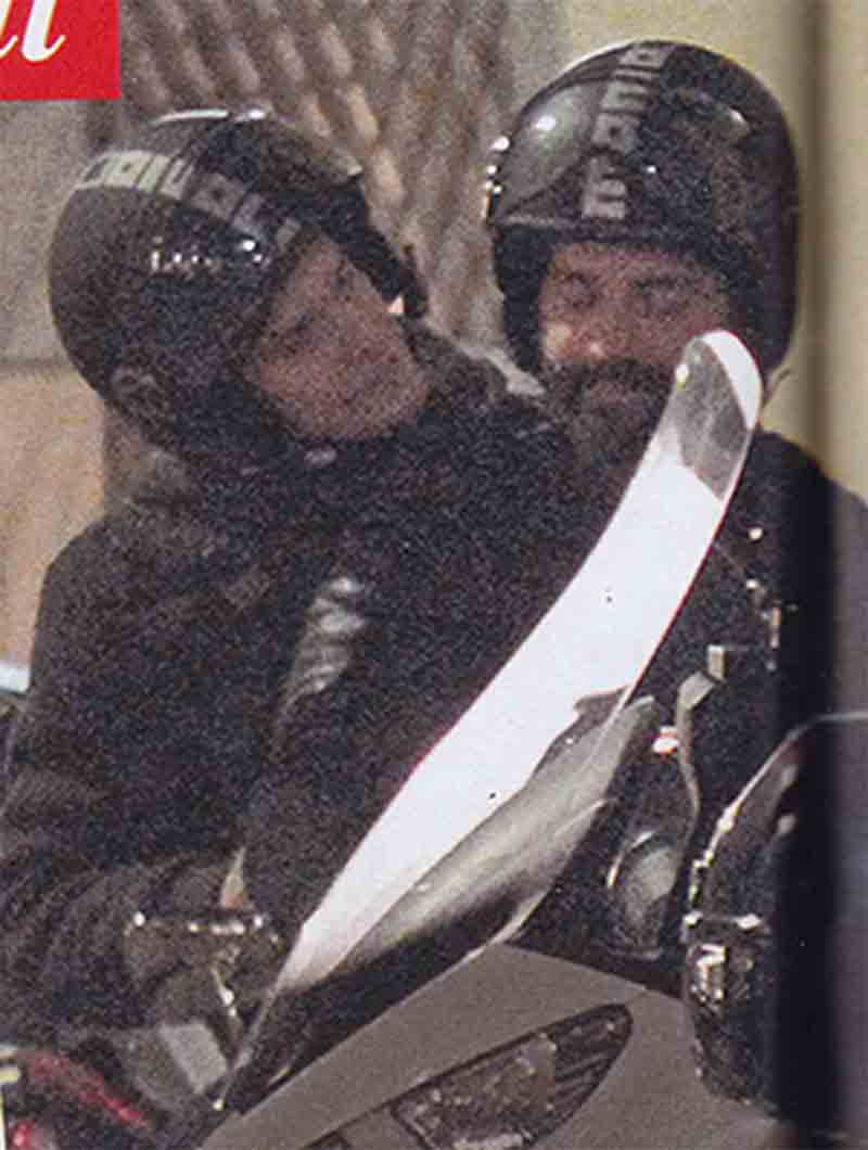 Roberto Bolle, baci appassionati con il suo compagno Antonio Spagnolo