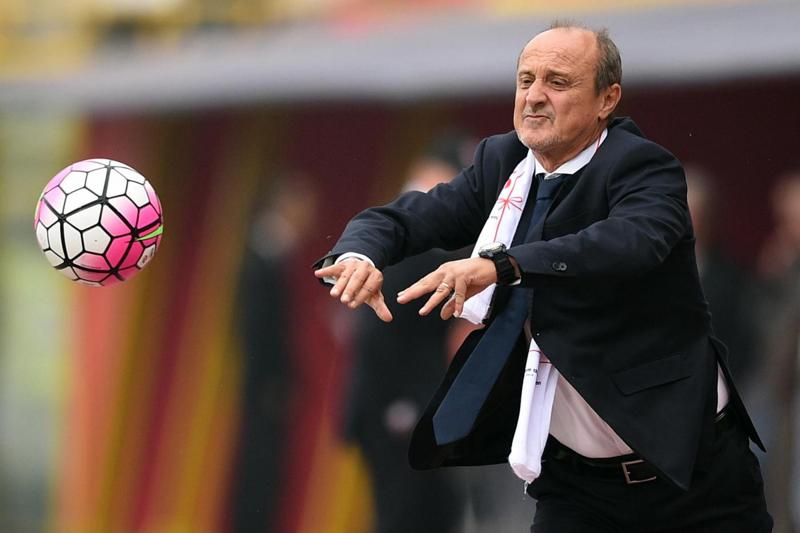 Bologna, Delio Rossi è stato esonerato. Al suo posto… Bologna, Delio Rossi è stato esonerato. Al suo posto…