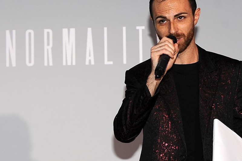 Gabriele Lazzaro: ecco il mio Normality. E si appella alla Ferilli: “Vieni con me” Gabriele Lazzaro: ecco il mio Normality. E si appella alla Ferilli: “Vieni con me”