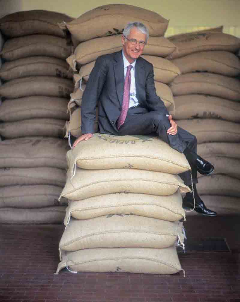 Martino Zanetti dona al Vittoriale la più grande collezione italiana di documenti e lettere di d’Annunzio Martino Zanetti dona al Vittoriale la più grande collezione italiana di documenti e lettere di d’Annunzio