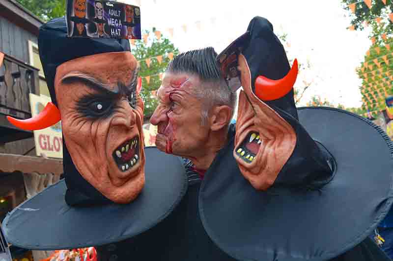 Halloween, per la Gdf niente scherzetto. Sequestrati 1,5 milioni di gadget Halloween, per la Gdf niente scherzetto. Sequestrati 1,5 milioni di gadget