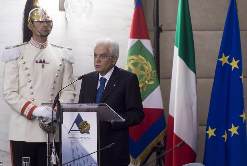 Corruzione, Mattarella: “L’Italia non è un malato incurabile” Corruzione, Mattarella: “L’Italia non è un malato incurabile”