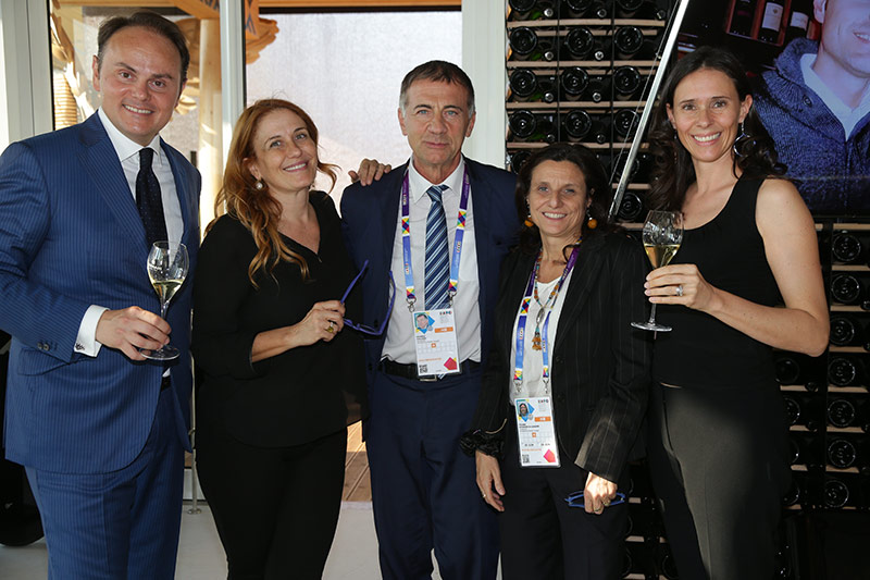 Ferrari brinda al successo di Expo 2015: sei mesi di bollicine Ferrari brinda al successo di Expo 2015: sei mesi di bollicine