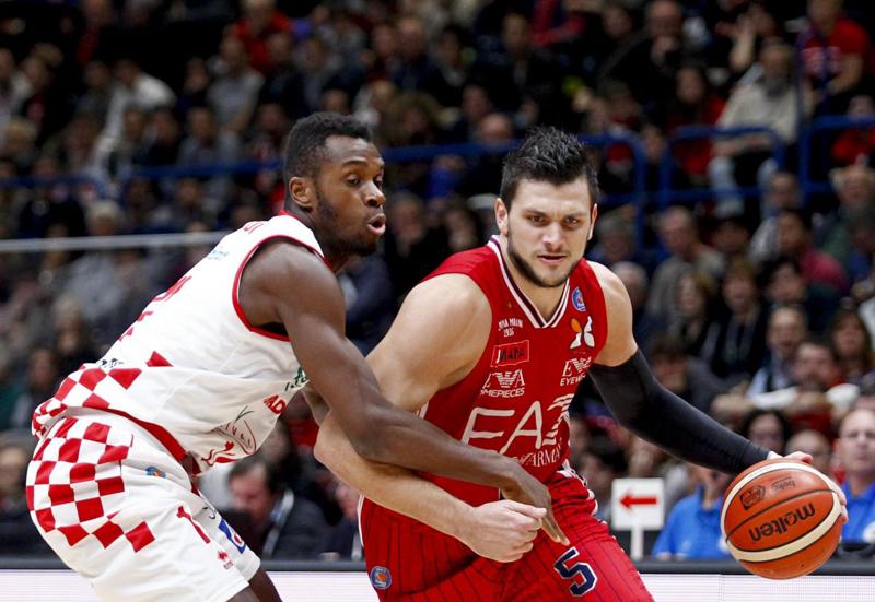 Barac e Hummel fermano Pistoia. L’Olimpia Milano raggiunge la vetta Barac e Hummel fermano Pistoia. L’Olimpia Milano raggiunge la vetta