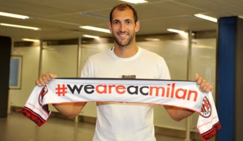 Milan, Diego Lopez vola in Spagna. “Tendinopatia rotulea al ginocchio” Milan, Diego Lopez vola in Spagna. “Tendinopatia rotulea al ginocchio”
