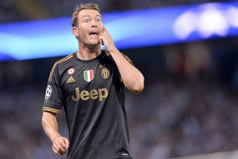 Juventus, Lichtsteiner chiude il calvario: convocato in Champions Juventus, Lichtsteiner chiude il calvario: convocato in Champions