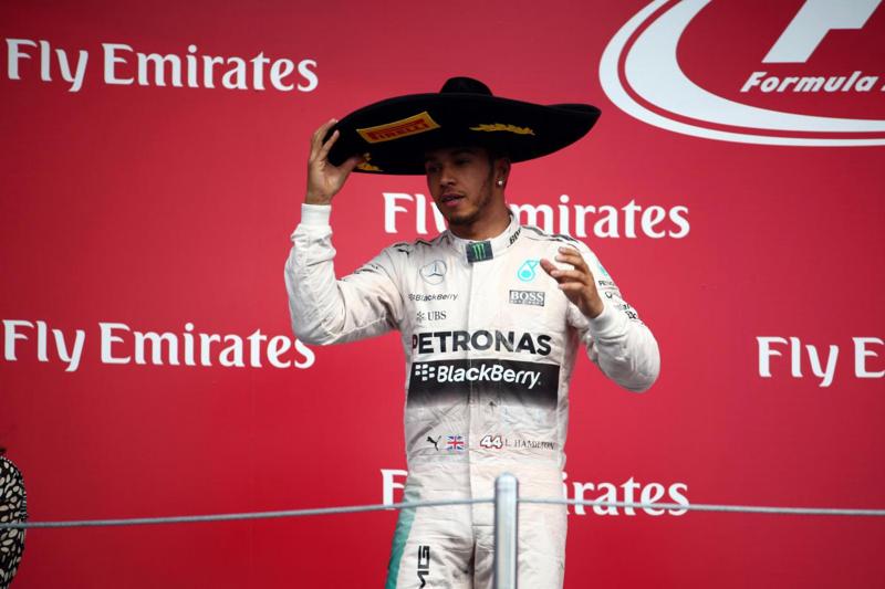 Hamilton teso per la vittoria di Rosberg: “Mercedes calorosa con Nico”