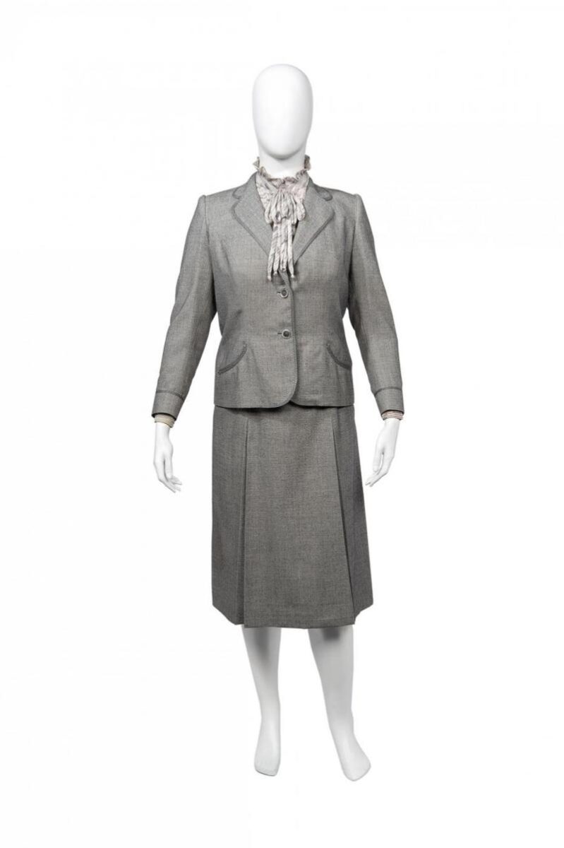 Margaret Thatcher: all’asta gioielli, abiti e borse. FOTO