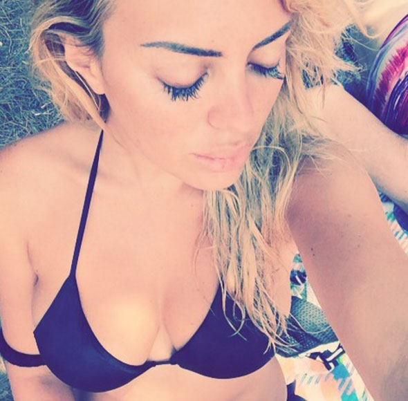 Elena Morali, ex di Jorge Lorenzo tifa Valentino Rossi: “Iannone escilo”