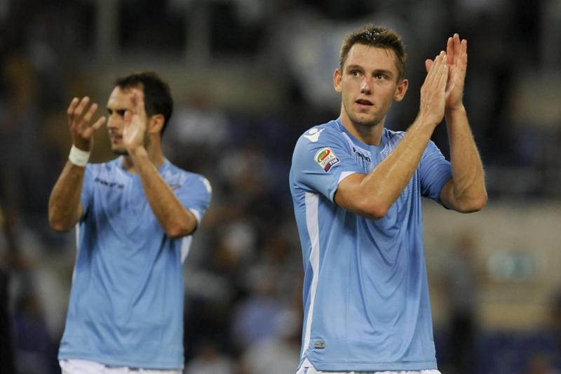 De Vrij, Lazio choc: tegola pesantissima la stagione è finita De Vrij, Lazio choc: tegola pesantissima la stagione è finita