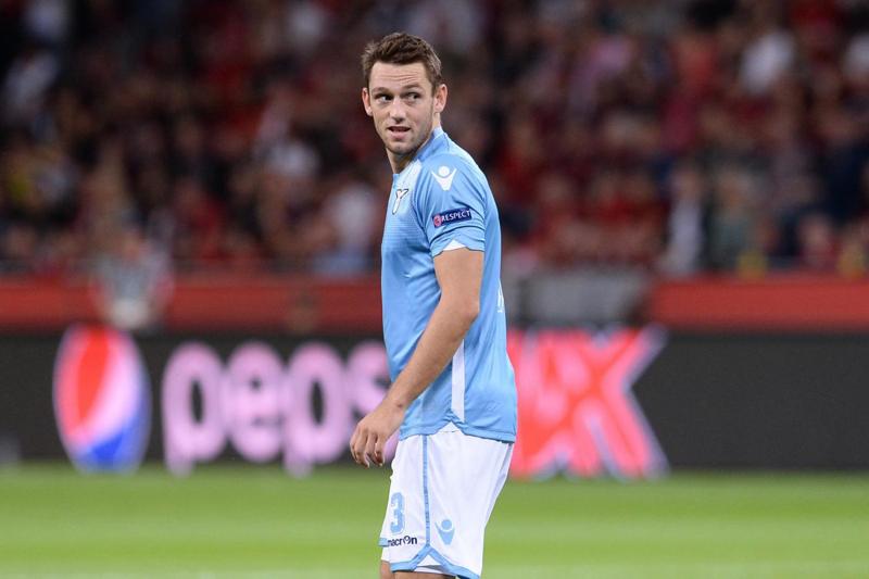 De Vrij, Lazio choc: tegola pesantissima la stagione è finita De Vrij, Lazio choc: tegola pesantissima la stagione è finita
