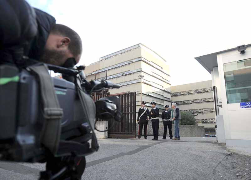 Mafia Capitale, l’assalto dei cronisti a piazzale Clodio Mafia Capitale, l’assalto dei cronisti a piazzale Clodio