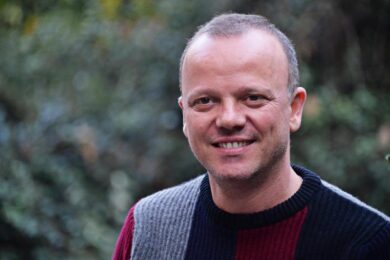 Gigi D’Alessio a processo. E’ accusato di rapina