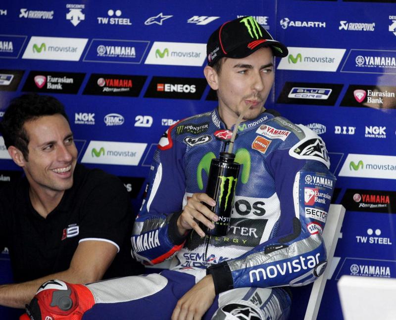 Lorenzo punge il Dottore: “Quando si sbaglia bisogna ammetterlo” Lorenzo punge il Dottore: “Quando si sbaglia bisogna ammetterlo”