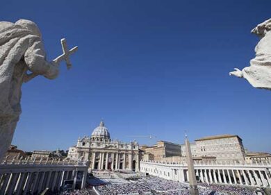 Vatileaks, Papa Bergoglio: sottrarre documenti riservati  è un reato