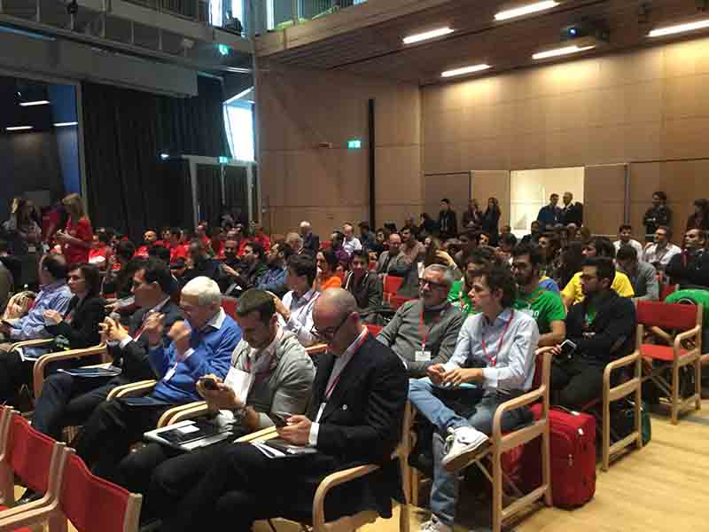 Appathon 2015, l’app bancaria del futuro parte da qui Appathon 2015, l’app bancaria del futuro parte da qui
