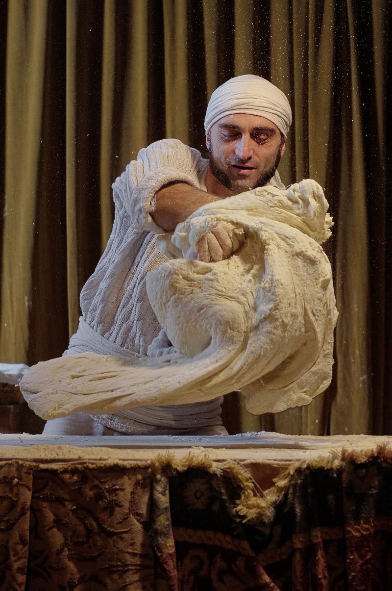 Teatro-Cucina, torna lo spettacolo cult che pure Bregovich e Salvatores… Teatro-Cucina, torna lo spettacolo cult che pure Bregovich e Salvatores…