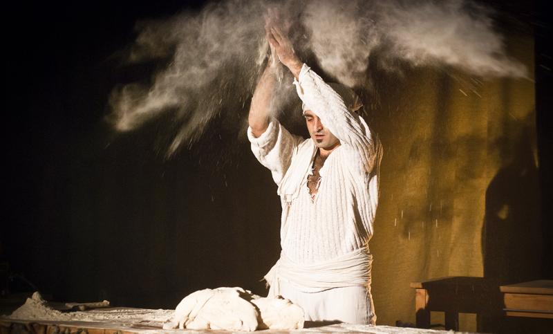 Teatro-Cucina, torna lo spettacolo cult che pure Bregovich e Salvatores… Teatro-Cucina, torna lo spettacolo cult che pure Bregovich e Salvatores…