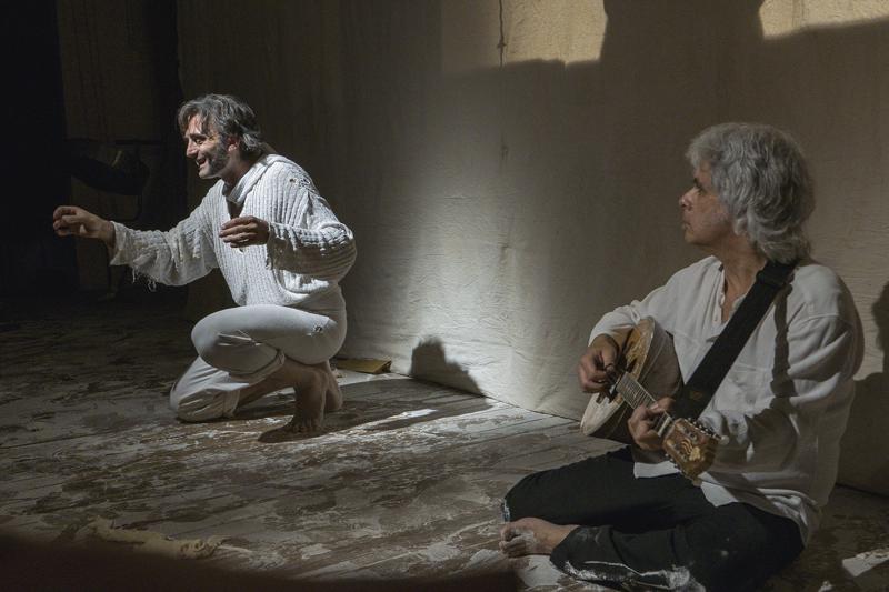Teatro-Cucina, torna lo spettacolo cult che pure Bregovich e Salvatores… Teatro-Cucina, torna lo spettacolo cult che pure Bregovich e Salvatores…