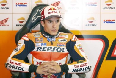 Marquez si stende nelle prove con le Michelin a Valencia per il 2016