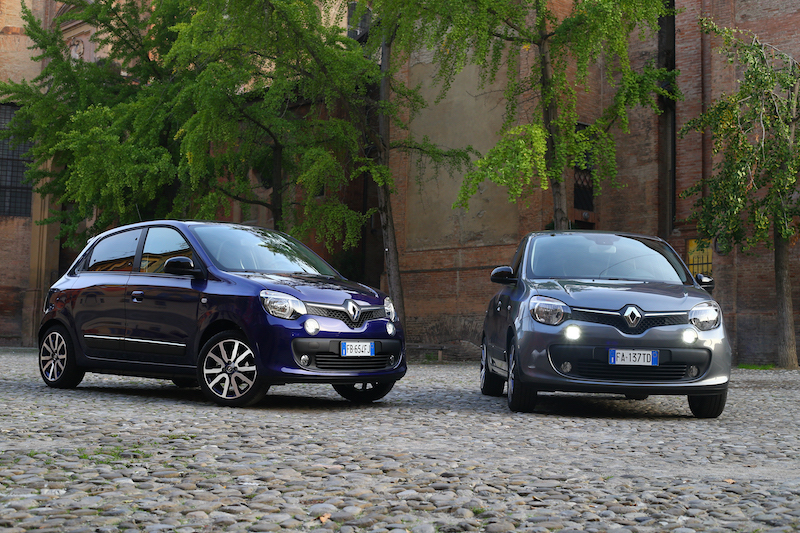RENAULT TWINGO LOVELY, ogni strada è una passerella RENAULT TWINGO LOVELY, ogni strada è una passerella
