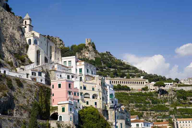 Viaggi, le foto delle città nella roccia più suggestive d’Italia Viaggi, le foto delle città nella roccia più suggestive d’Italia