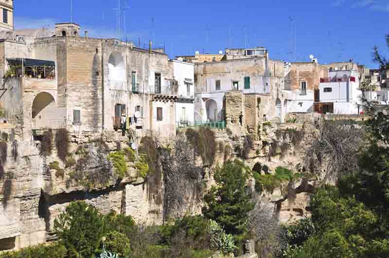 Viaggi, le foto delle città nella roccia più suggestive d’Italia Viaggi, le foto delle città nella roccia più suggestive d’Italia