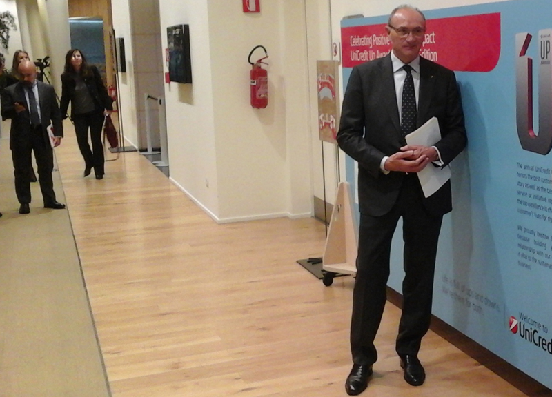 UniCredit, Ghizzoni ad Affari: “Gli esuberi? Soluzione con i sindacati” UniCredit, Ghizzoni ad Affari: “Gli esuberi? Soluzione con i sindacati”
